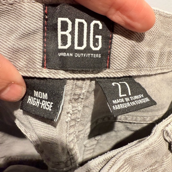 Urban Outfitters BDG light grey mom jeans 100% cotton raw hem - Picture 7 of 9